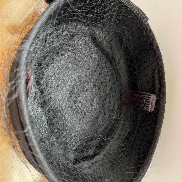 Vintage Women's Black Mesh Veil Pillbox Fascinator Party Cap w/ Bow and Rose Gem - Picture 5 of 13